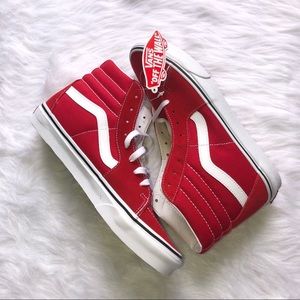 NWT SK8-HI Men’s Red High Top Vans 10